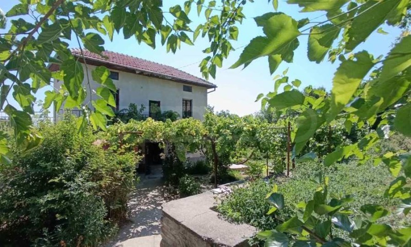 Продава КЪЩА в област Велико Търново, с. Момин сбор - 200 кв.м / 79 000 € » 154 510.57 лв., СУПРИММО ОФИСИ В СТРАНАТА