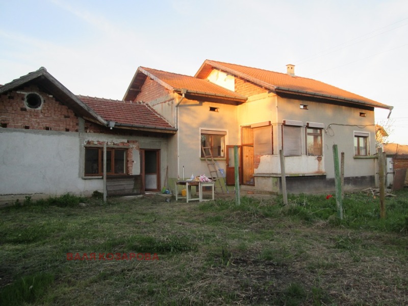 Продава  Къща, област Плевен, с. Крушовица • 68 000 EUR • ID 84257200 — holmes.bg - [1] 