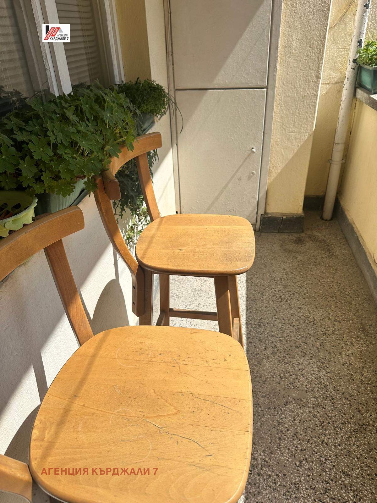 Продава МНОГОСТАЕН, гр. Кърджали, Център, снимка 3 - Апартаменти - 54134321