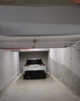 ГАРАЖ, ПАРКОМЯСТО, 43 m2