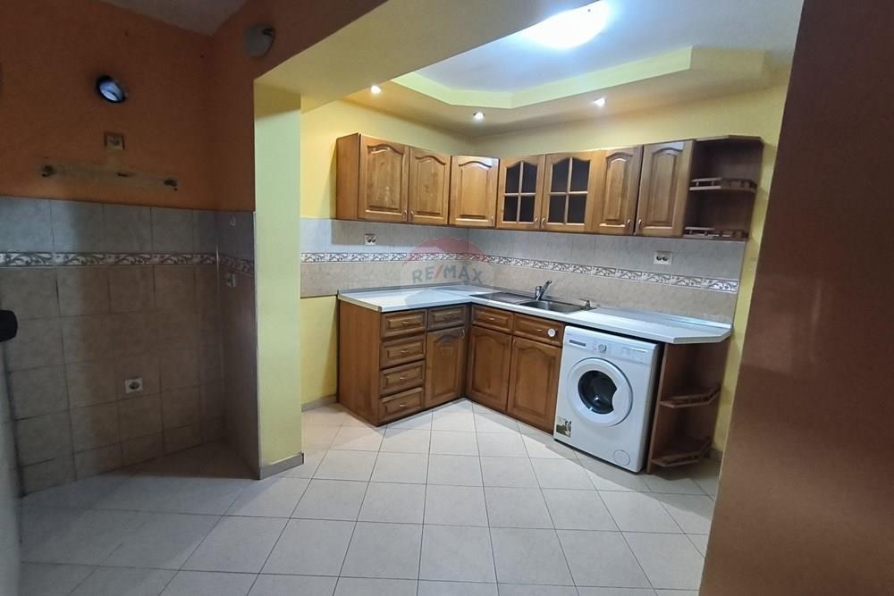 Продава МНОГОСТАЕН, гр. Бургас, Славейков, снимка 4 - Апартаменти - 53898385