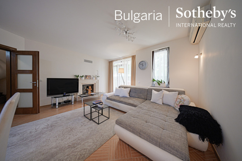 À vendre  Maison Sofia , m-t Kambanite , 300 m² | 86131606