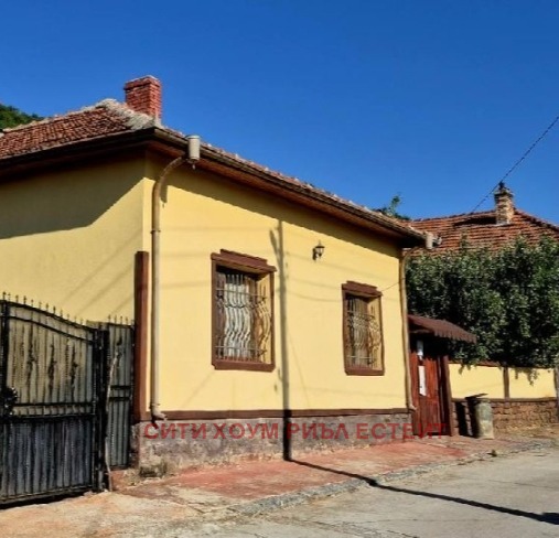 In vendita  Casa regione Plovdiv , Kadievo , 98 mq | 52763392