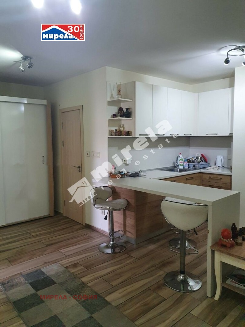 Продава 3-СТАЕН, гр. София, Център, снимка 2 - Апартаменти - 52636520