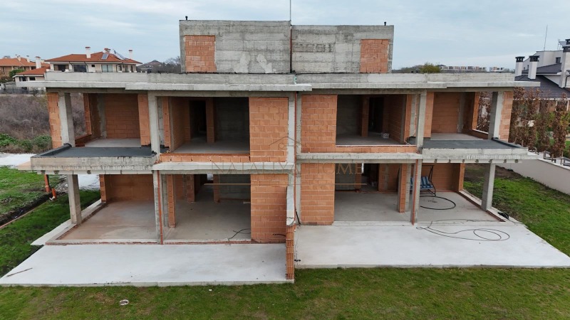 Продава КЪЩА, гр. Бургас, Сарафово, снимка 3 - Къщи - 52732547