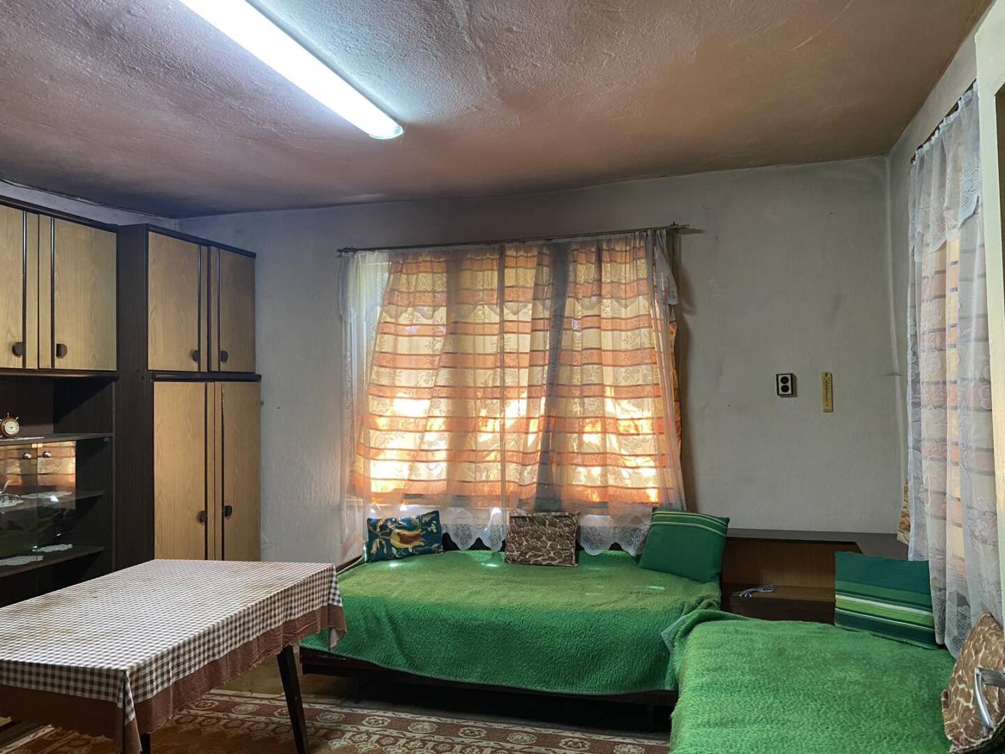 Продава КЪЩА, гр. Карлово, област Пловдив, снимка 2 - Къщи - 55307273