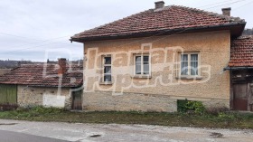 Продажба на имоти в с. Добромирка, област Габрово - изображение 11 