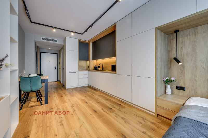 Продава  2-стаен град София , Център , 93 кв.м | 74233148 - изображение [2]