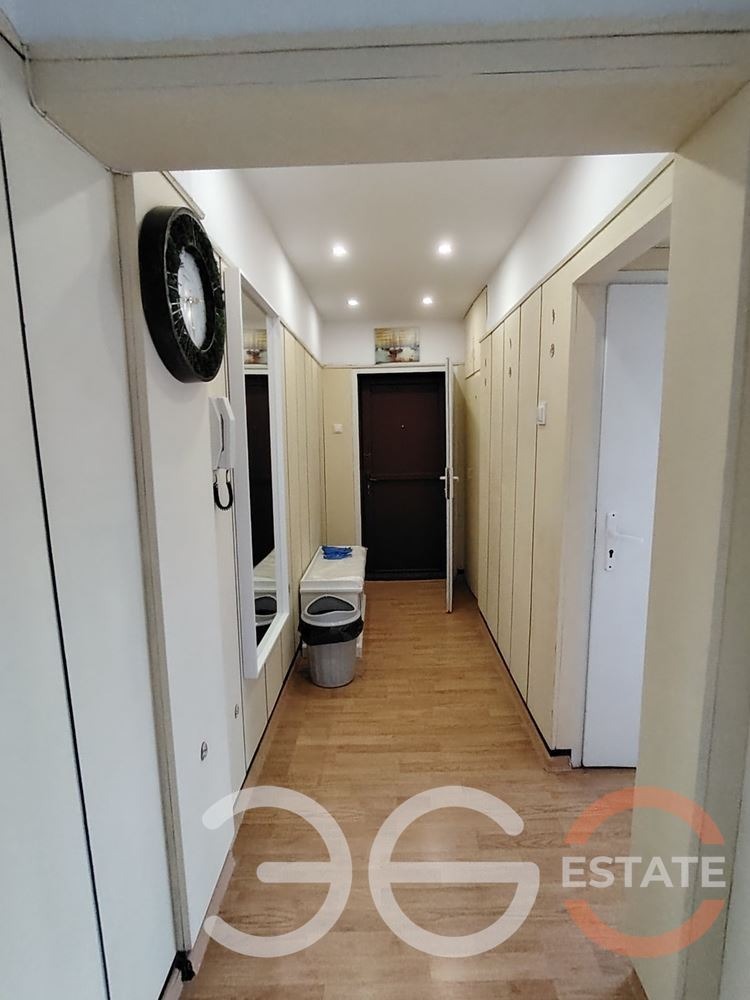 Продава 4-СТАЕН, гр. Варна, Цветен квартал, снимка 6 - Апартаменти - 56202418