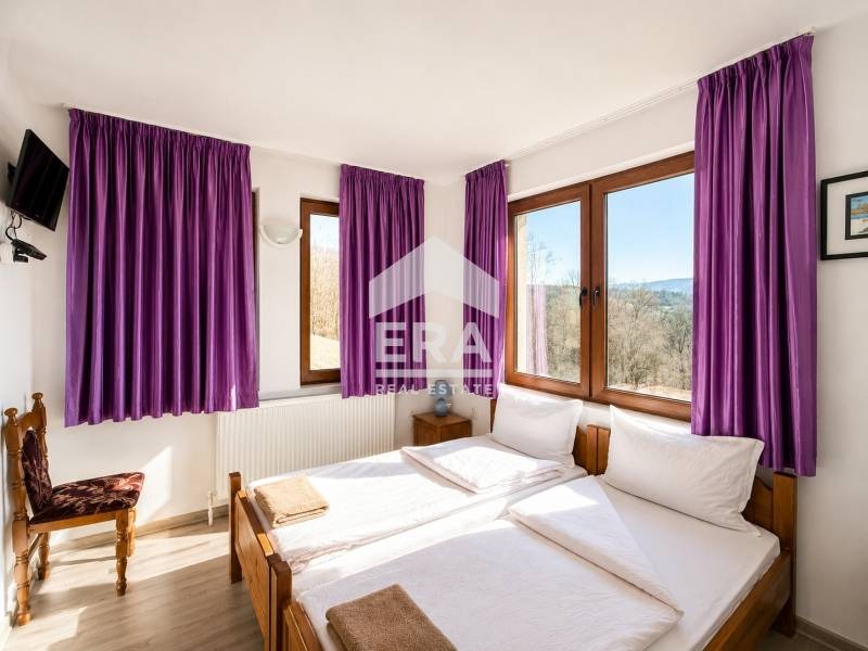 Продава ХОТЕЛ, с. Малка Черковна, област Търговище, снимка 3 - Хотели - 55204188