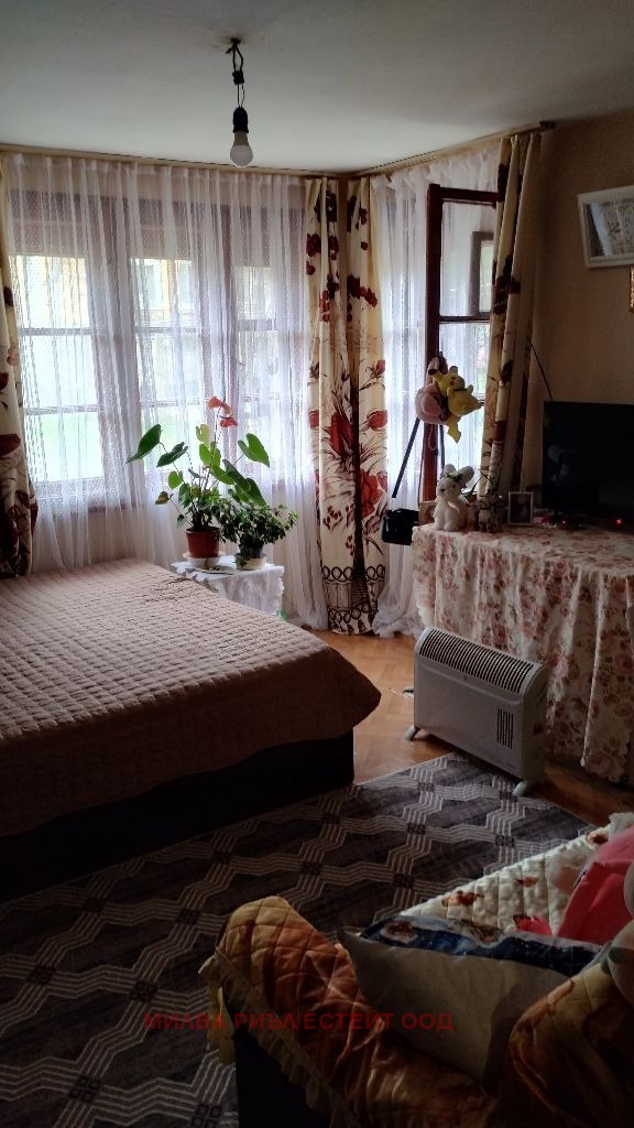 Продава ЕТАЖ ОТ КЪЩА, гр. София, гр. Банкя, снимка 5 - Етаж от къща - 54200159