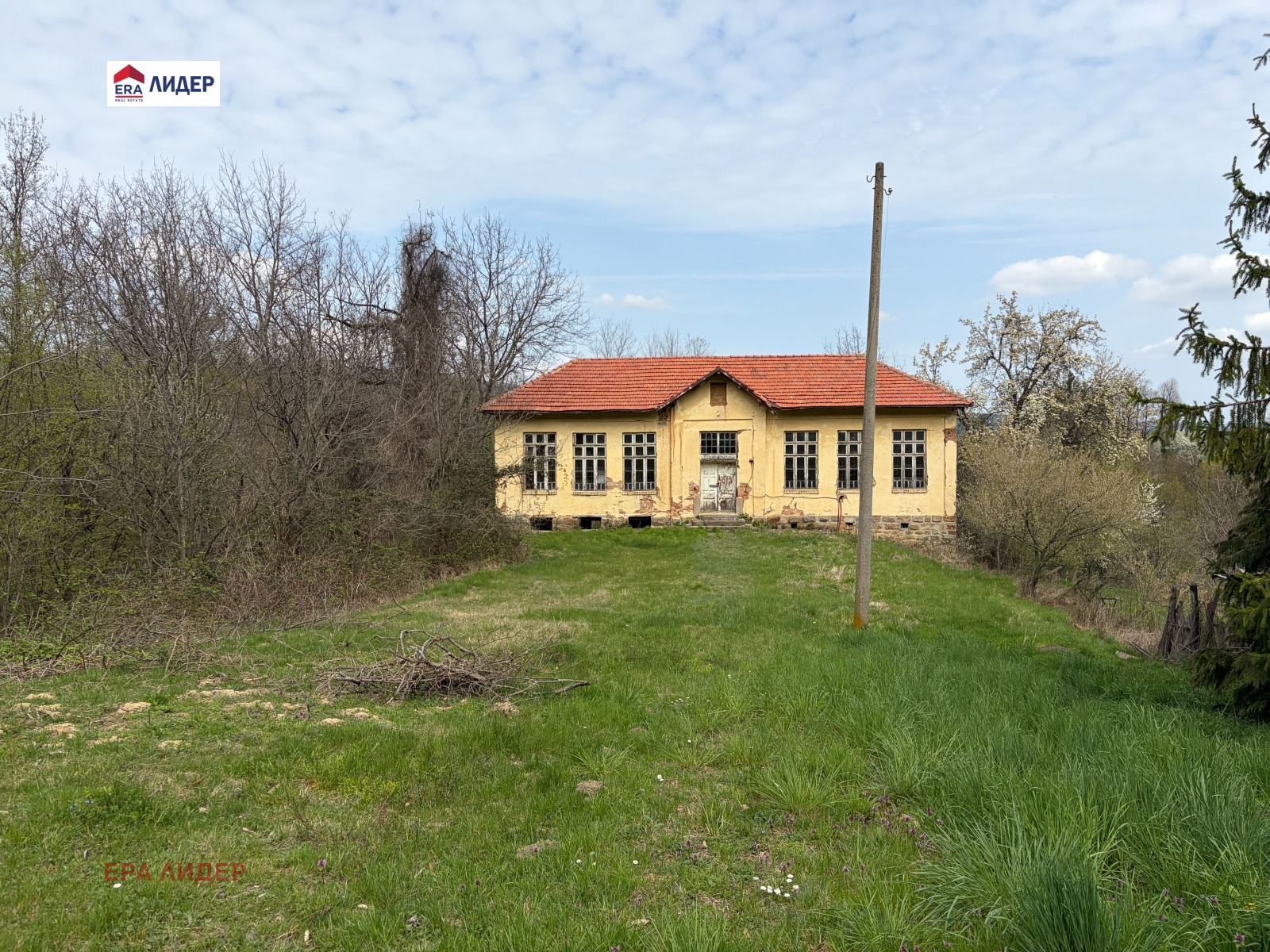 Продава ПАРЦЕЛ, гр. Троян, област Ловеч