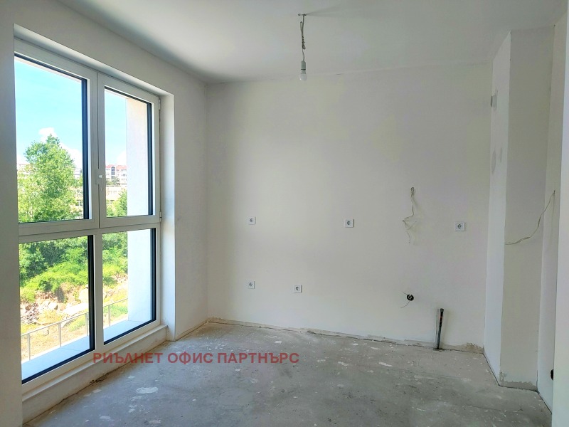 In vendita  2 camere da letto Sofia , PZ Hladilnika , 128 mq | 50672616