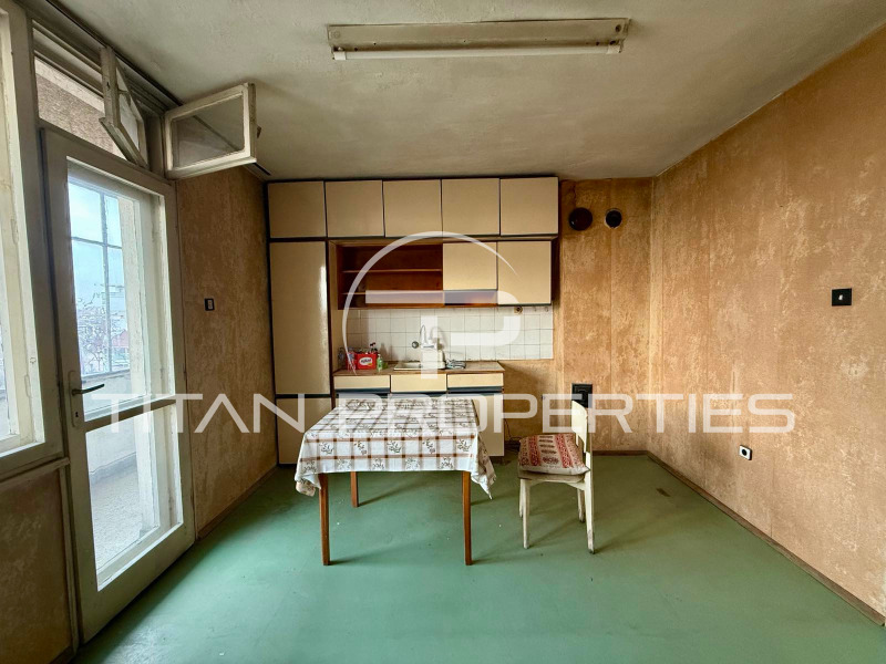 For Sale  2 bedroom Plovdiv , Kamenitsa 1 , 100 sq.m | 56117343 - image [2]