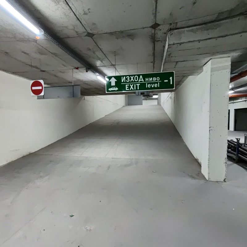Till salu  Garage Sofia , Banisjora , 46 kvm | 81169567 - bild [2]