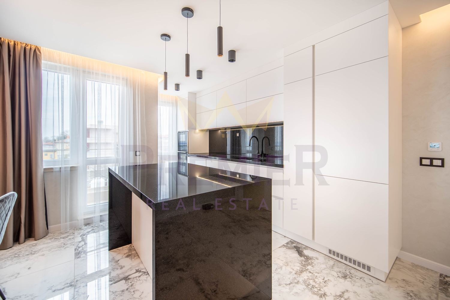 Продава 3-СТАЕН, гр. Варна, Изгрев, снимка 5 - Апартаменти - 54366669