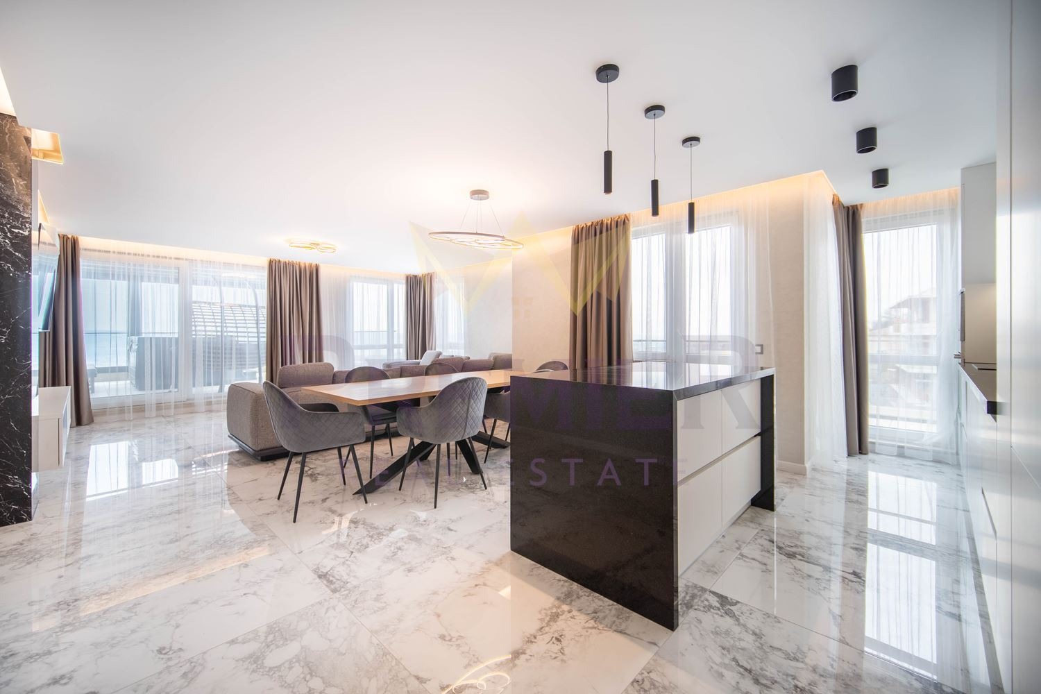 Продава 3-СТАЕН, гр. Варна, Изгрев, снимка 3 - Апартаменти - 54366669