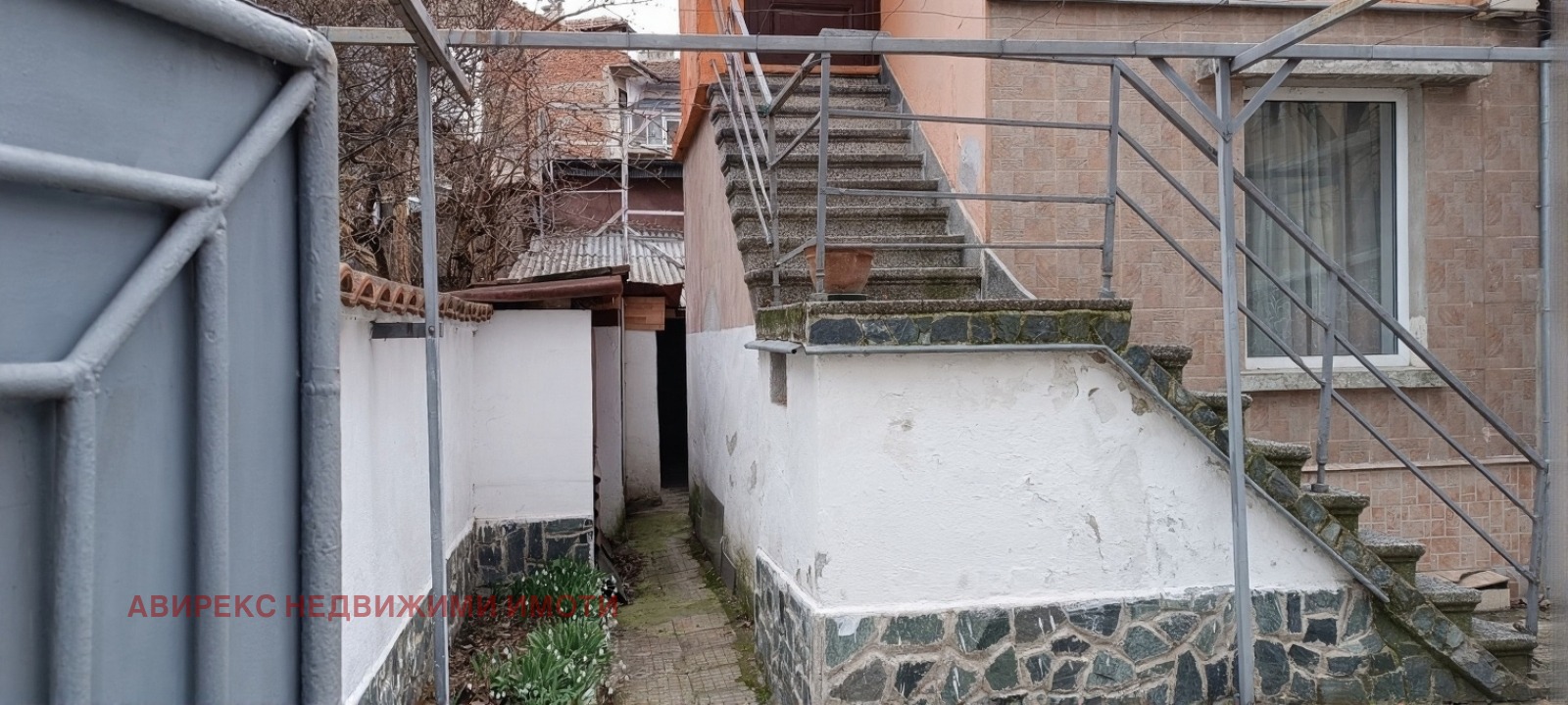 Продава ЕТАЖ ОТ КЪЩА, гр. Пловдив, Център, снимка 14 - Етаж от къща - 53708756