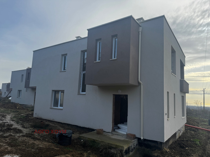 Продава КЪЩА в град Варна, м-т Боровец - юг - 200 кв.м / 250 000 € » 488 957.50 лв., ЛОГО ХОУМ