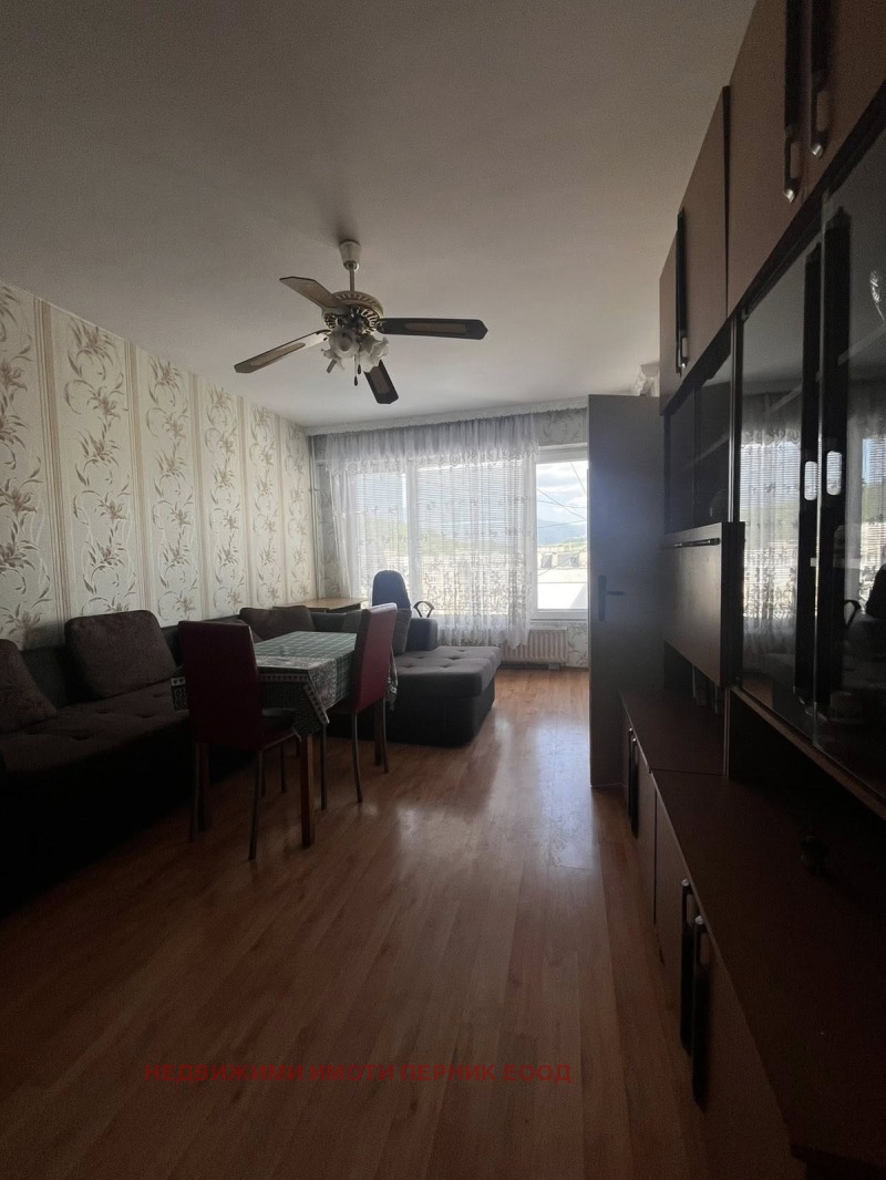 Продава  3-стаен град Перник , Изток , 67 кв.м | 53428604