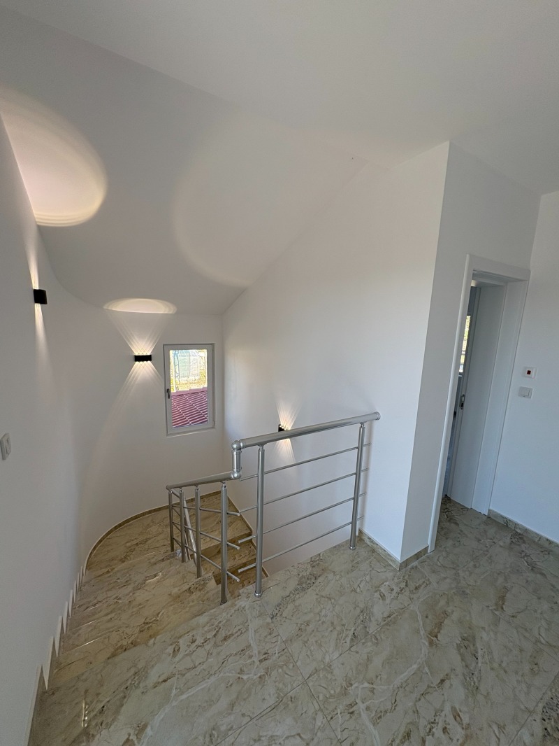 Продава КЪЩА, с. Хан Крум, област Шумен, снимка 11 - Къщи - 48704277