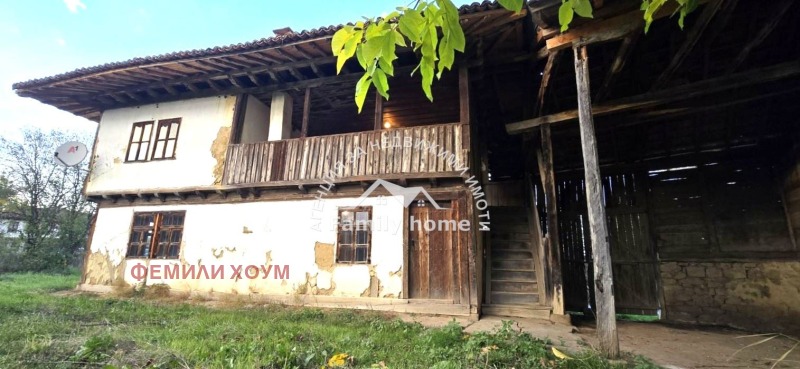 Продава КЪЩА, област Велико Търново, гр. Елена • 37500 € / 73343.62 лв. • 28500179 1