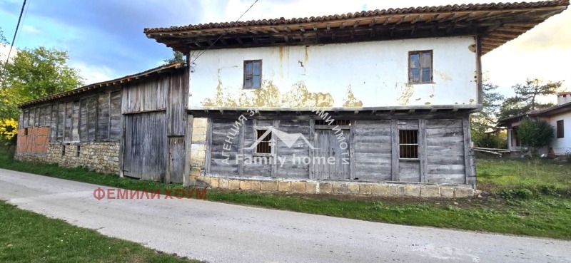 Продава КЪЩА, гр. Елена, област Велико Търново, снимка 13 - Къщи - 52432311