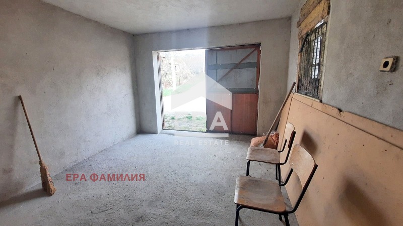 Продава КЪЩА, с. Чорул, област София област, снимка 6 - Къщи - 56356301