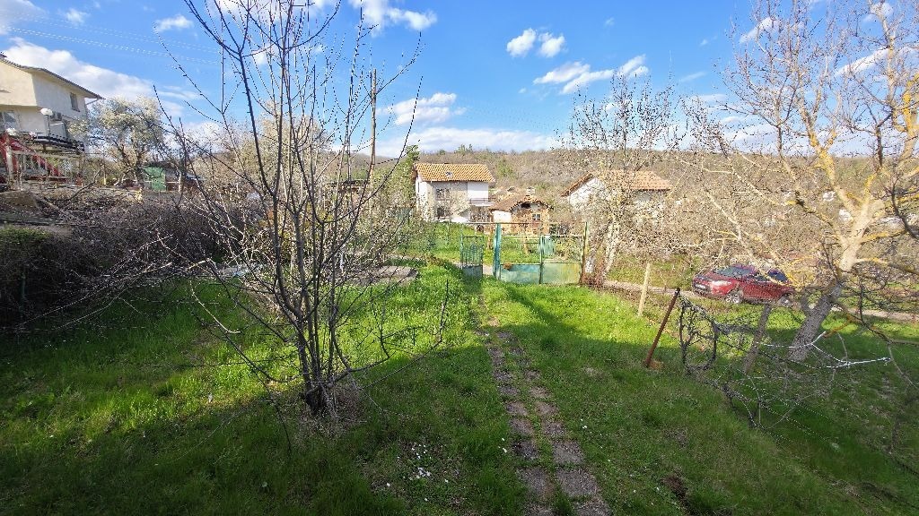 Продава КЪЩА, с. Лобош, област Перник, снимка 3 - Къщи - 56139485