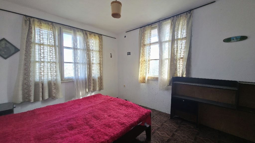 Продава КЪЩА, с. Лобош, област Перник, снимка 4 - Къщи - 56139485