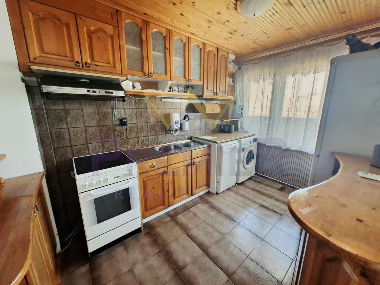 Продава  3-стаен град Варна , Цветен квартал , 94 кв.м | 74681456