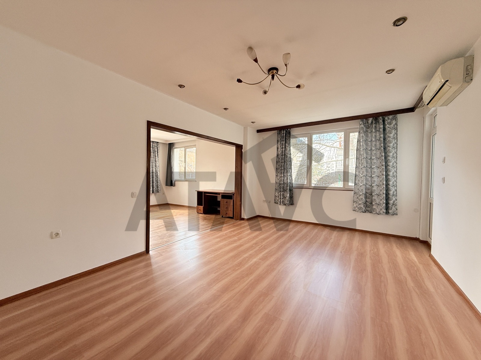 Продава ЕТАЖ ОТ КЪЩА, гр. Пловдив, Кючук Париж, снимка 2 - Етаж от къща - 53635016