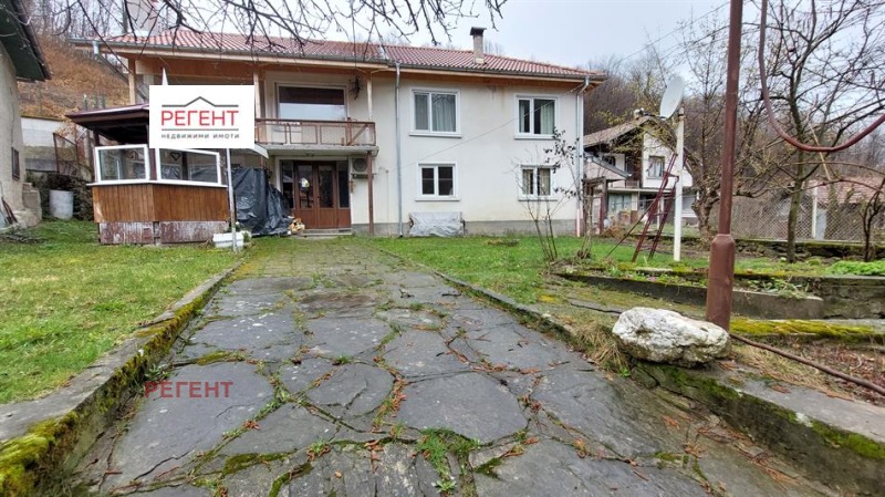 Продава КЪЩА в град Габрово, Ябълка - 194 кв.м / 91 500 € » 178 958.45 лв., РЕГЕНТ