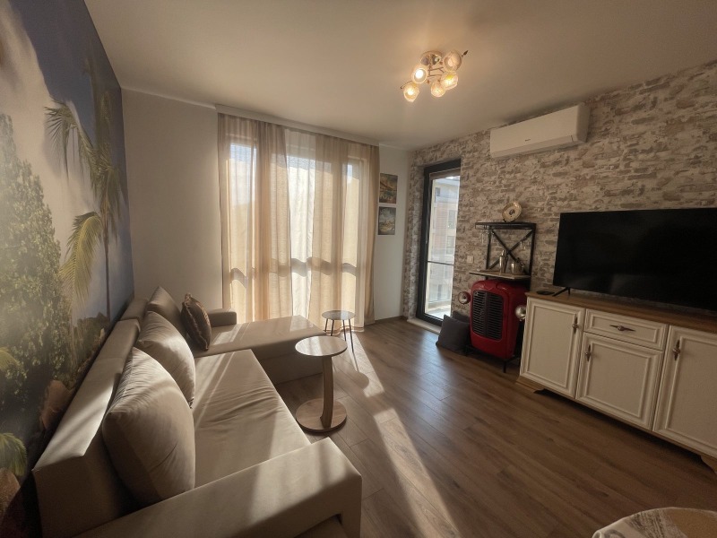 Продается  1 спальня Варна , к.к. Св.Св. Константин и Елена , 71 кв.м | 35464794