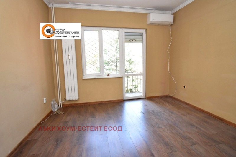 En venta  2 dormitorios Sofia , Tsentar , 79 metros cuadrados | 40317474