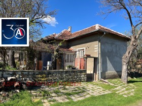 Продажба на имоти в с. Слатина, област Ловеч - изображение 1 
