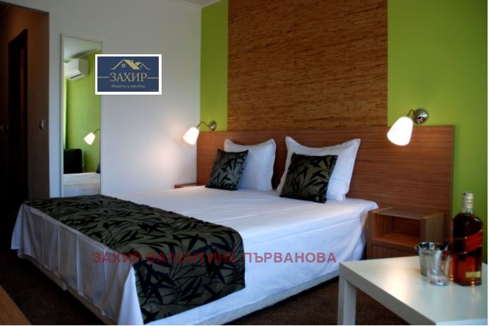 Продава ХОТЕЛ, гр. Хисаря, област Пловдив, снимка 2 - Хотели - 54504031