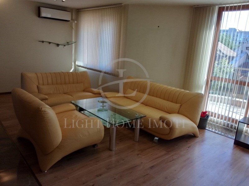 Продава  3-стаен град Пловдив , Мараша , 200 кв.м | 97091042