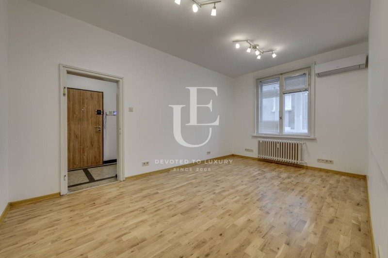 Продава  3-стаен град София , Център , 84 кв.м | 30059797