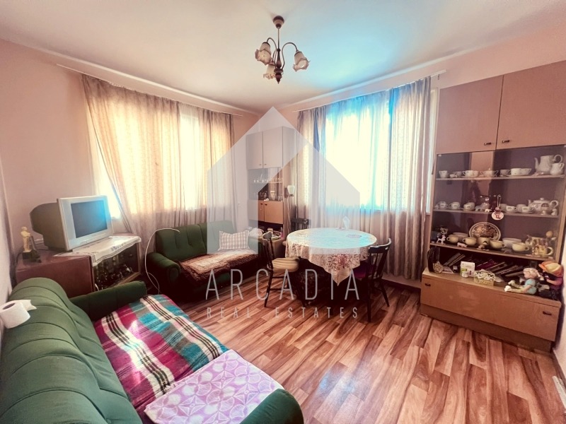 Продава ЕТАЖ ОТ КЪЩА, гр. Пловдив, Кършияка, снимка 6 - Етаж от къща - 55988418