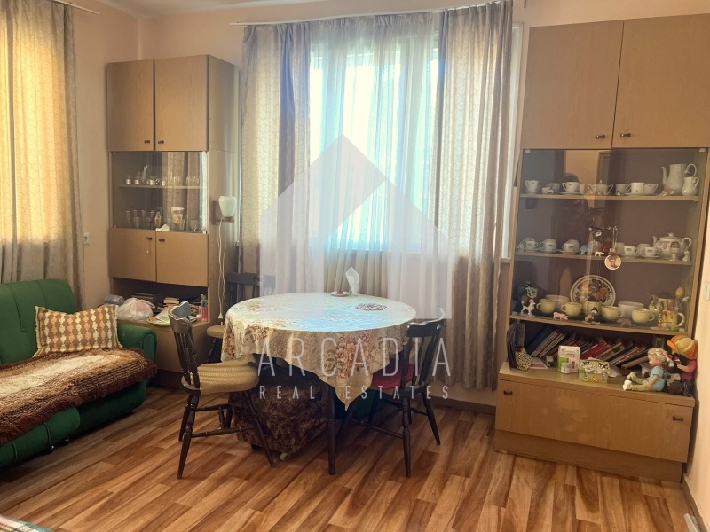 Продава ЕТАЖ ОТ КЪЩА, гр. Пловдив, Кършияка, снимка 5 - Етаж от къща - 55988418