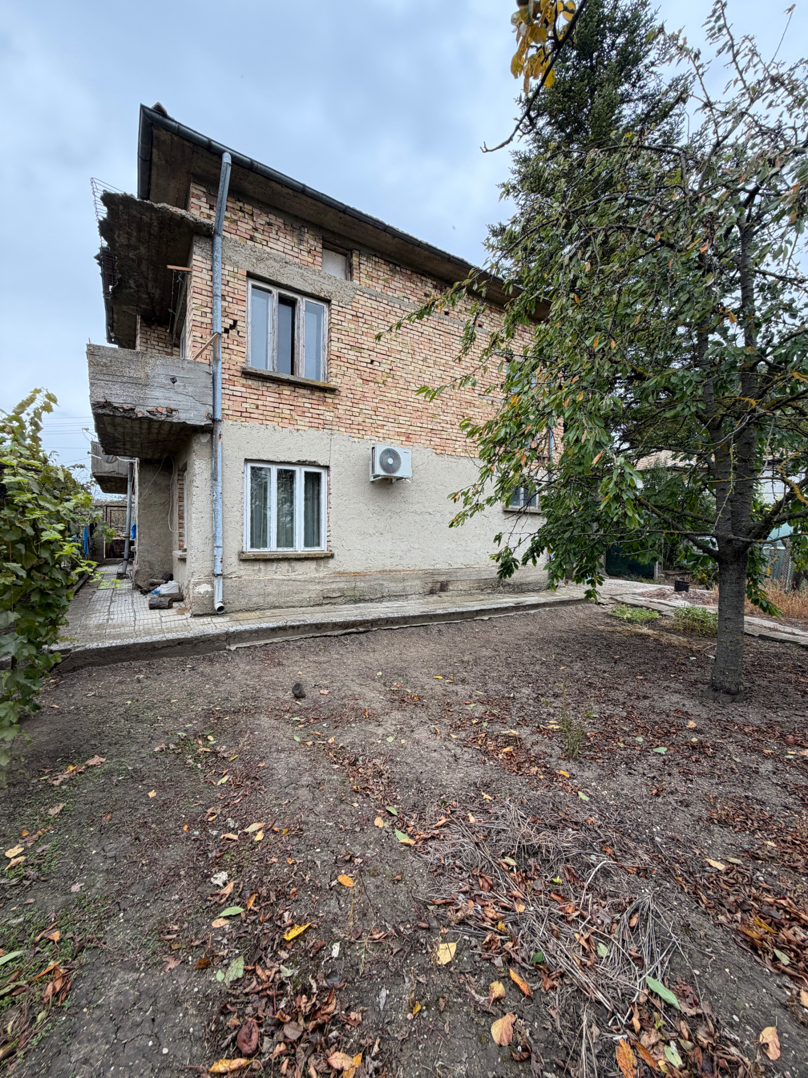 Продава КЪЩА, гр. Шумен, Макак, снимка 2 - Къщи - 56379597