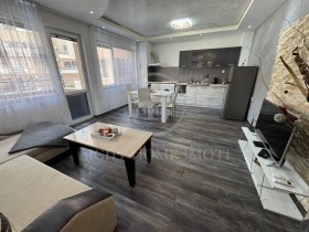 1 quarto Kiutchuk Parij, Plovdiv