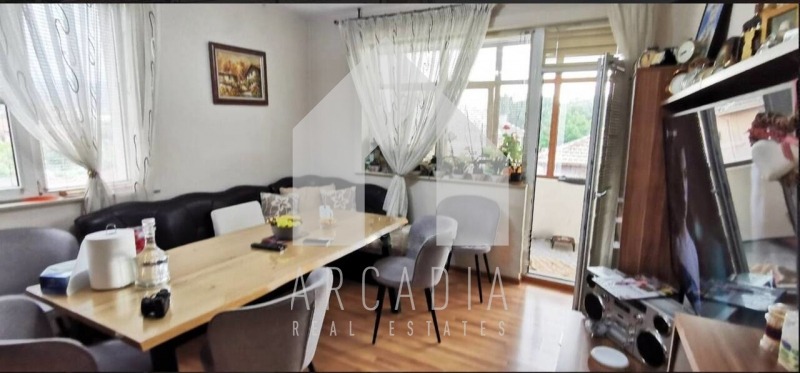 Продава ЕТАЖ ОТ КЪЩА, гр. Пловдив, Прослав