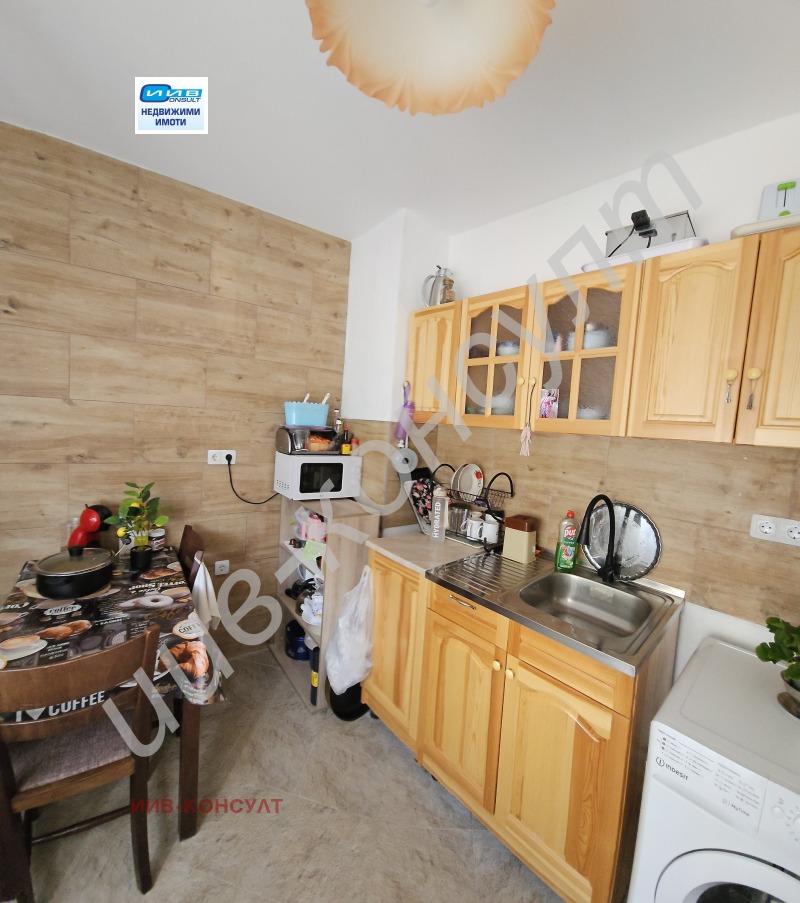Продава 3-СТАЕН в град Велико Търново, Бузлуджа - 80 кв.м / 115 000 € » 224 920.45 лв., ИИВ-КОНСУЛТ