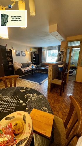 2 slaapkamers Vazrazjdane, Razgrad