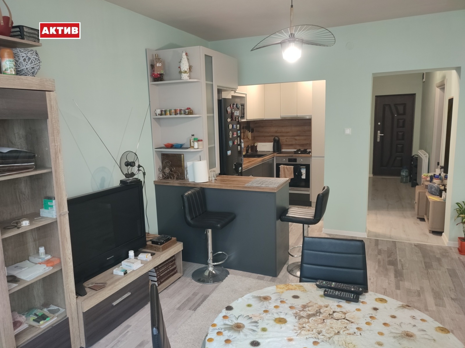 Продава ЕТАЖ ОТ КЪЩА, гр. Търговище, Вароша, снимка 2 - Етаж от къща - 46595648