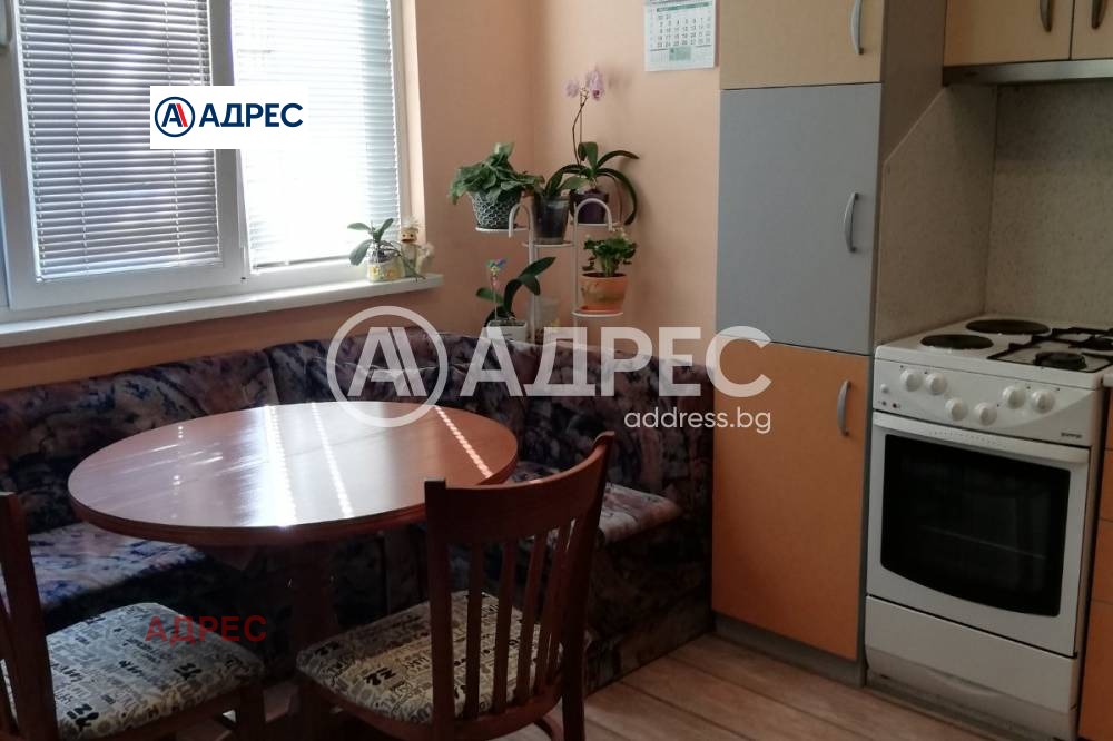 Продава ЕТАЖ ОТ КЪЩА, гр. Варна, Галата, снимка 2 - Етаж от къща - 47534229