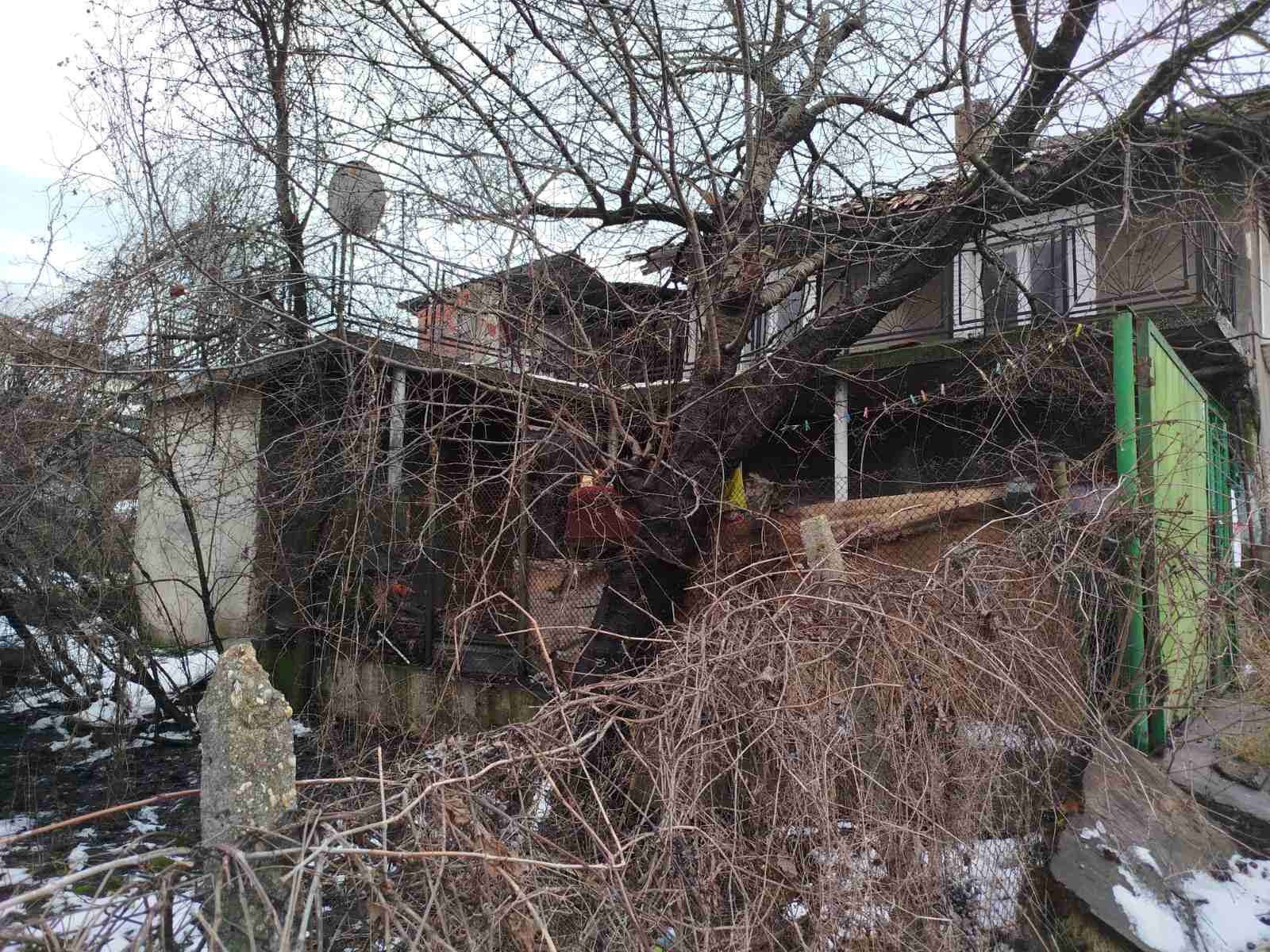 Продава КЪЩА, гр. Русе, Мидия Енос, снимка 2 - Къщи - 54318975