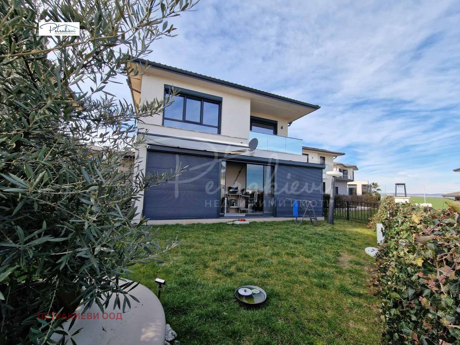 Продава КЪЩА, гр. Бургас, Сарафово, снимка 2 - Къщи - 54440081